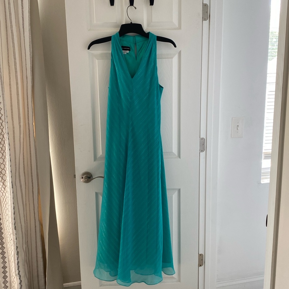 Donna Morgan A-Line evening gown vneck dress
